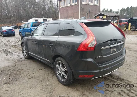 2015 Volvo Xc60 T6 Platinum z USA, uszkodzony, nr VIN YV4902RM4F2648640